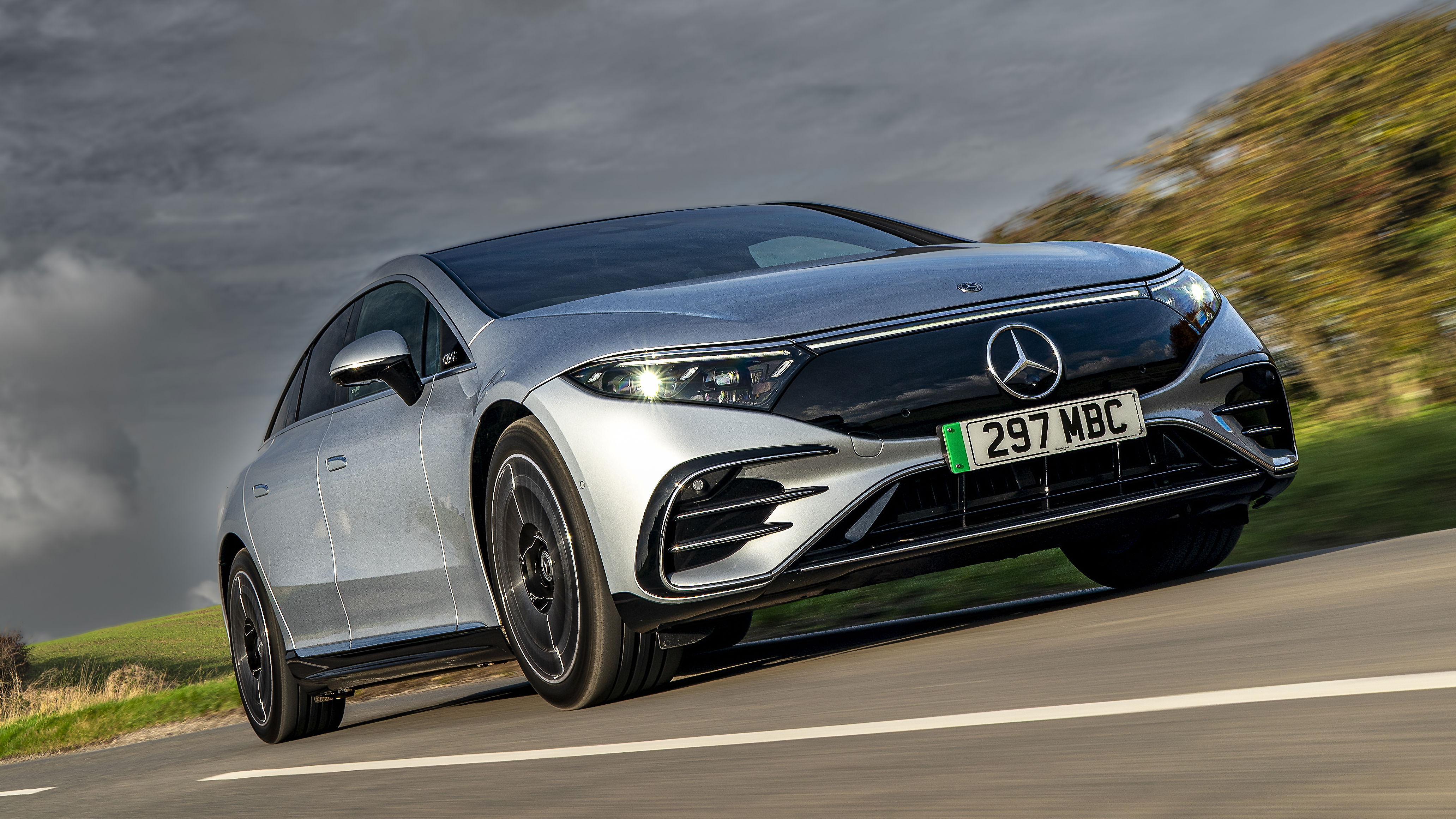 Mercedes-Benz EQS - front
